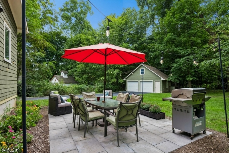 Outdoor dining & entertaining