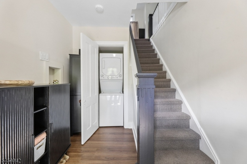 2nd flr Entry Hall