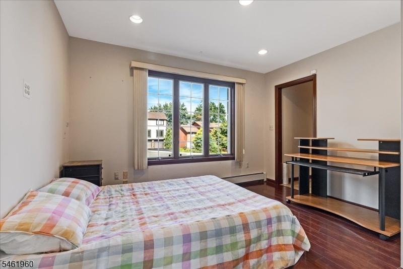 Bedroom/office