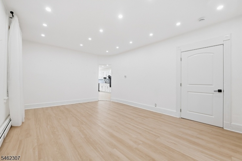 Unit 1 -  Livingroom