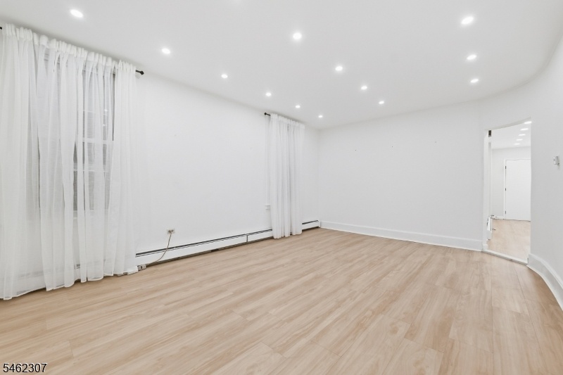 Unit 1 -  Livingroom