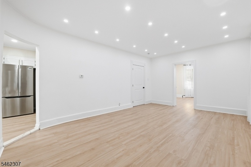 Unit 1 -  Livingroom