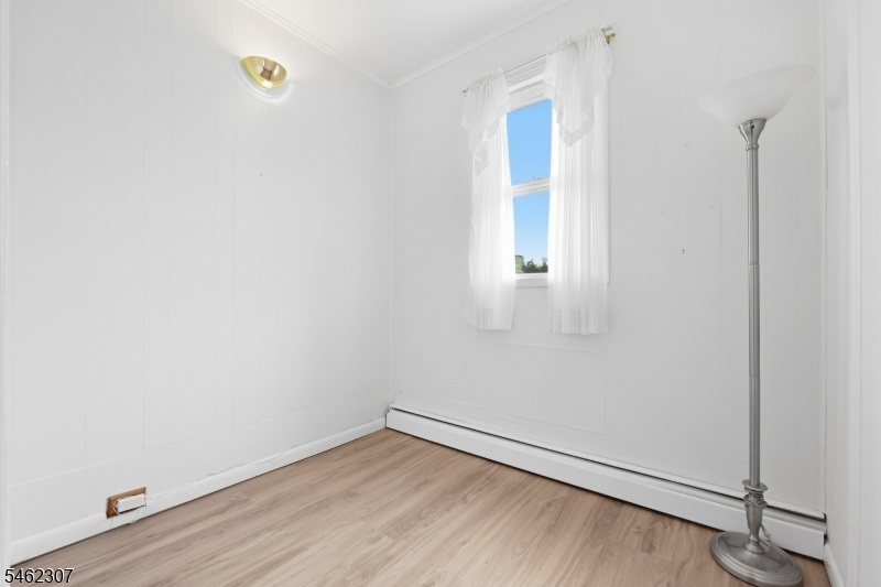 Unit 2 - Bonus Bed/Office