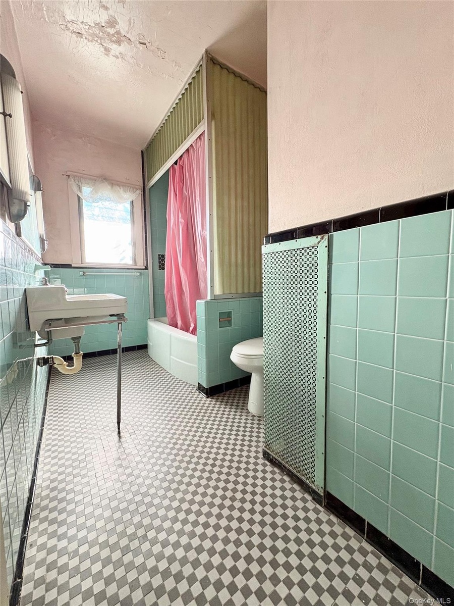Classic designed Bathroom