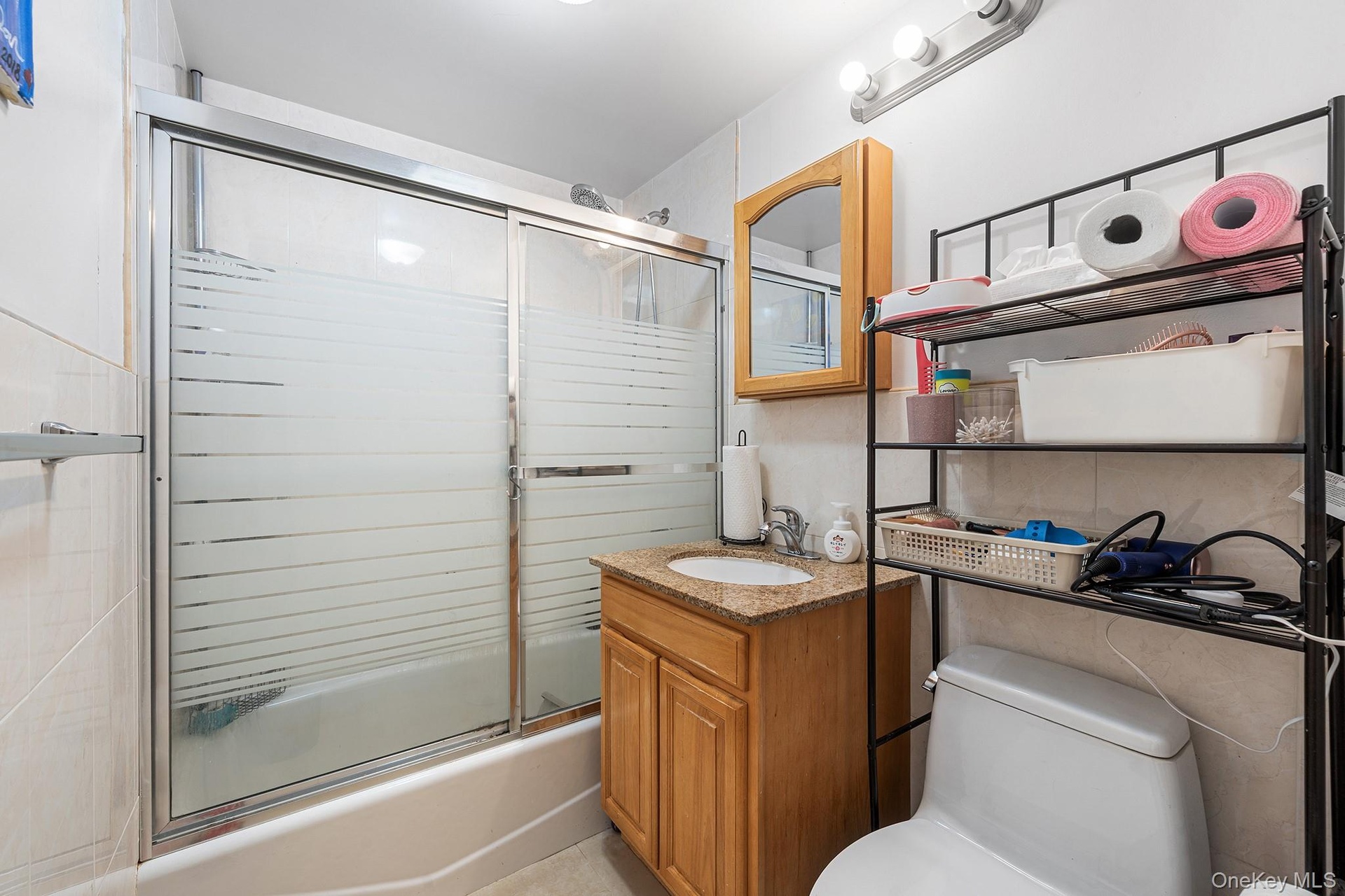 Primary ensuite bathroom