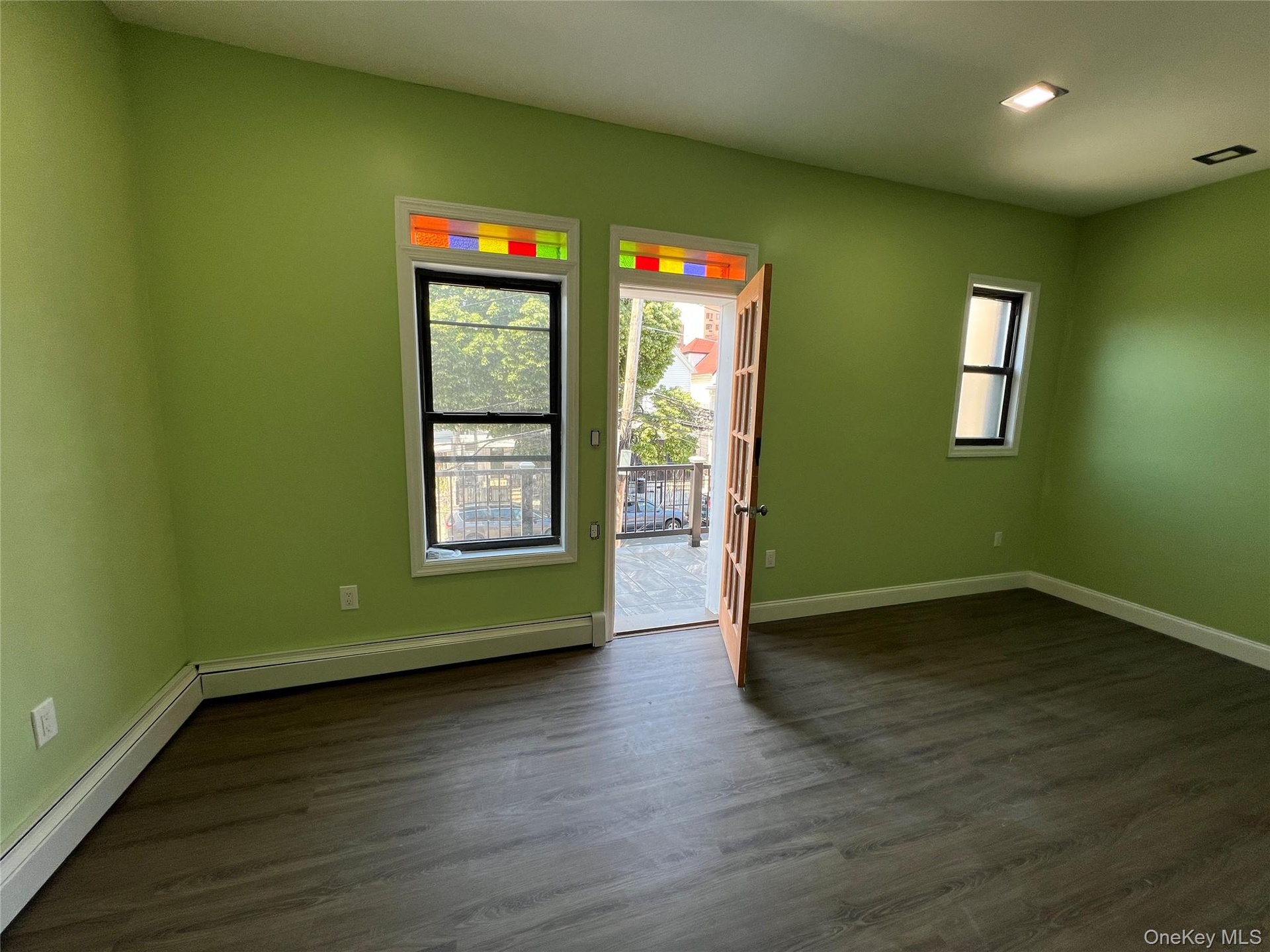 2nd floor Living room with balcony