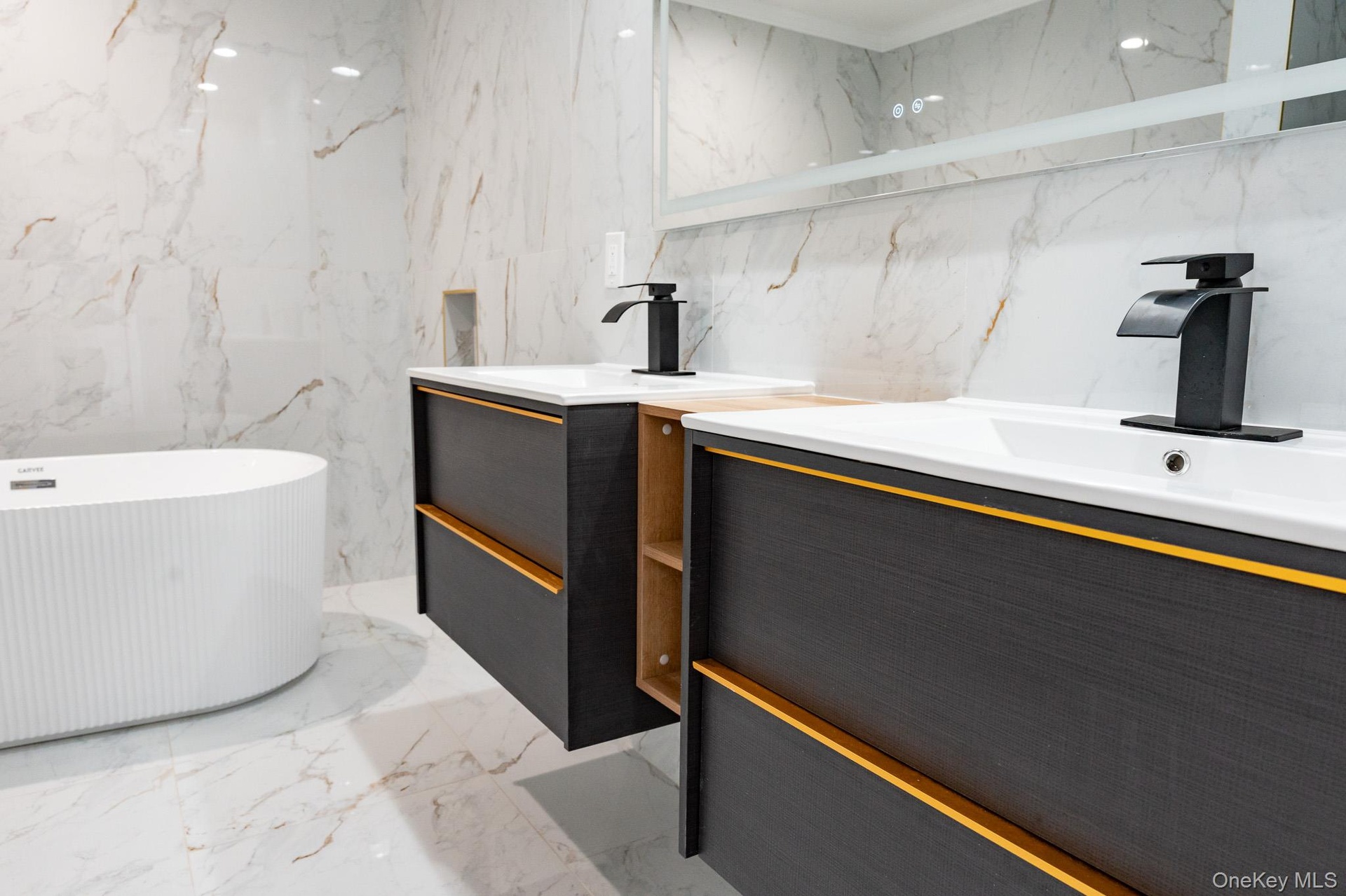 Primary Room Bathroom