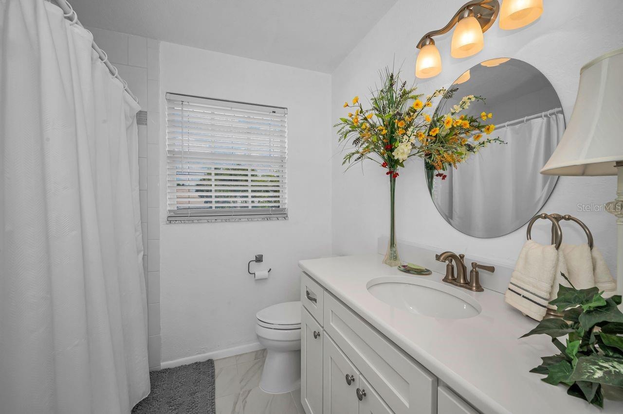 Upstairs bathroom 2