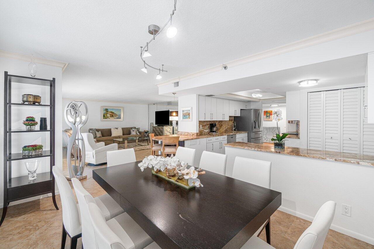 PERFECT FOR ENTERTAINING