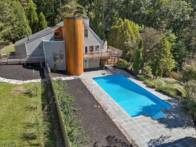Aerial View / Pool