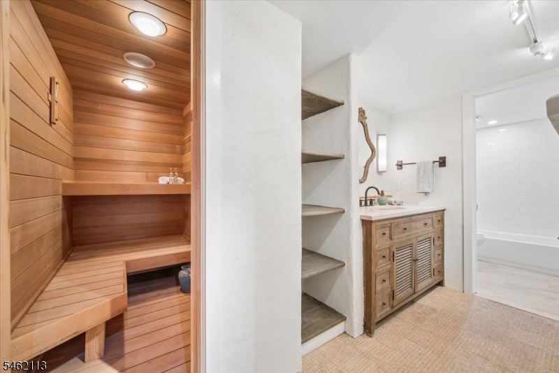 Sauna / Bathroom