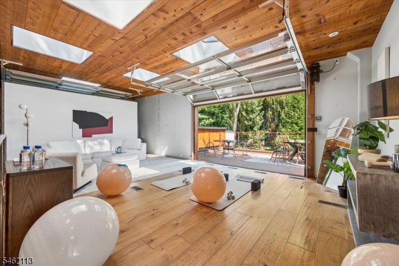 Guest House Flex Space