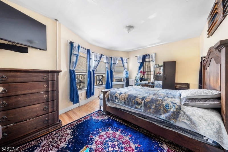 Duplex side by side Chilton St