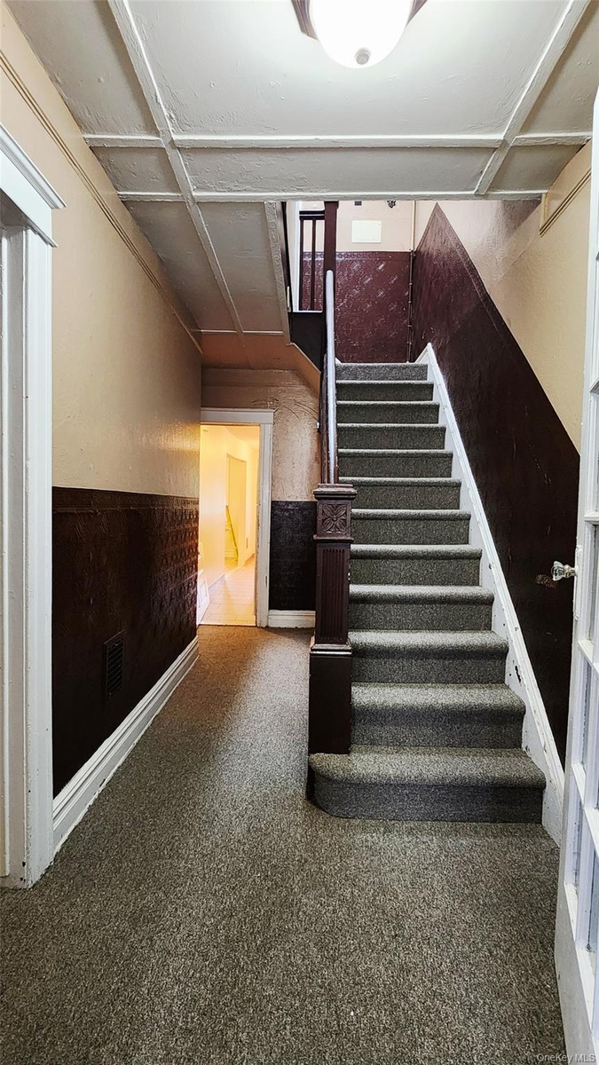 1st Floor- foyer