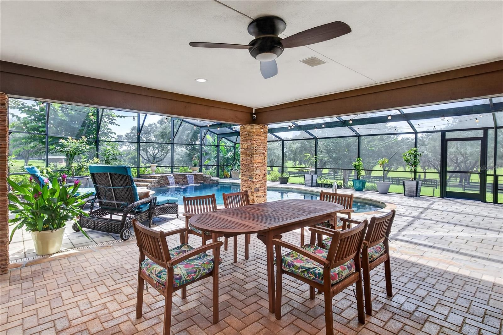 lanai / pool