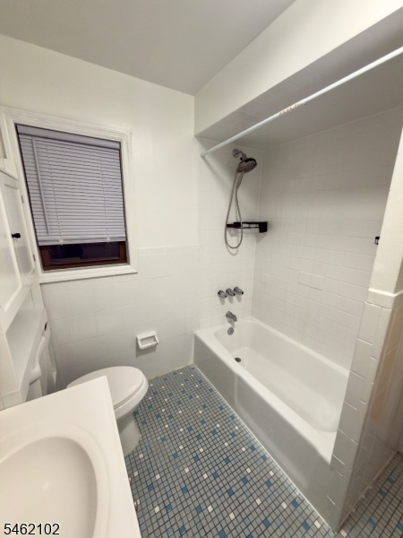 Alyea #2 Bathroom