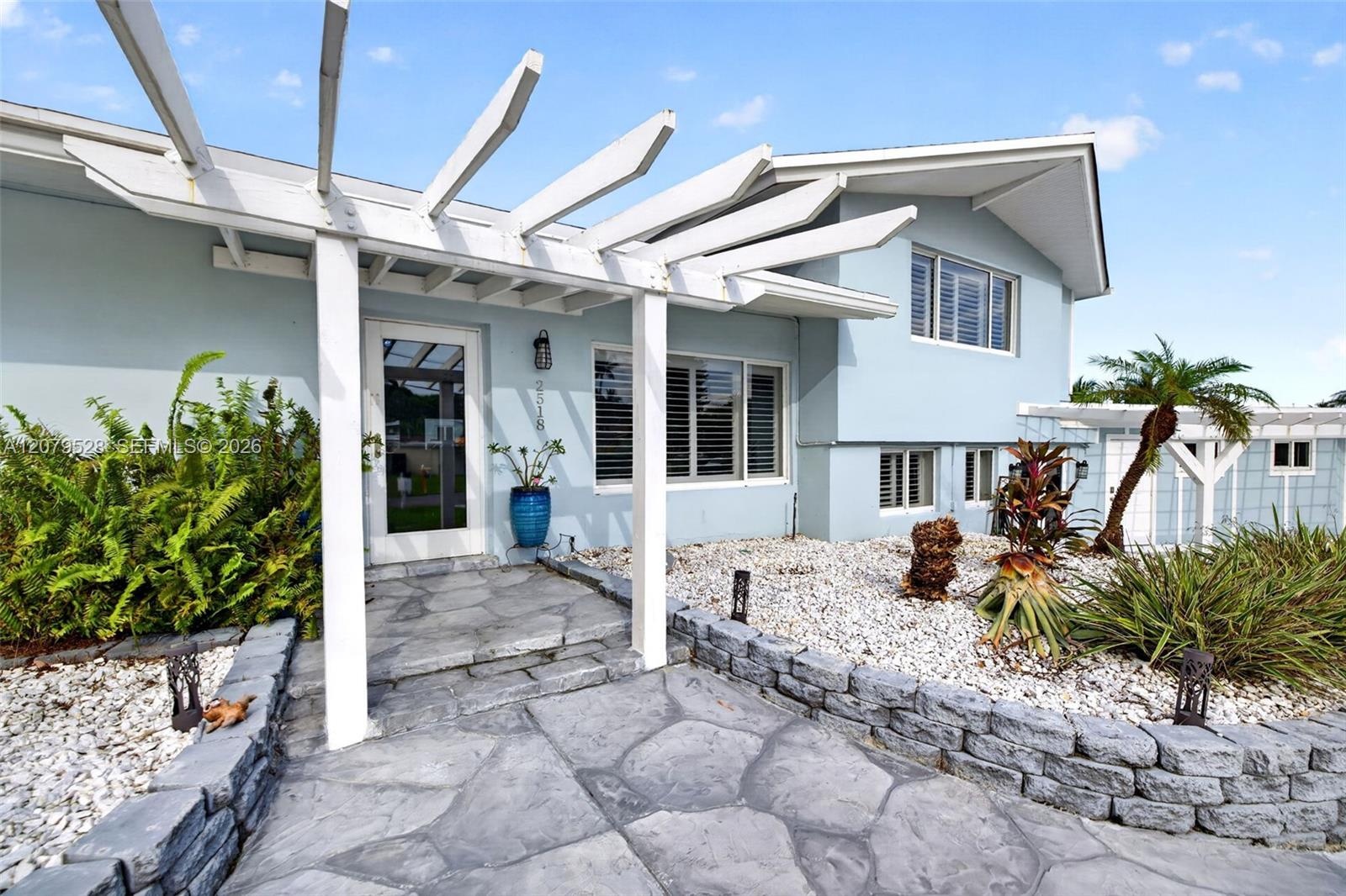 Great curb appeal and space fora large garden