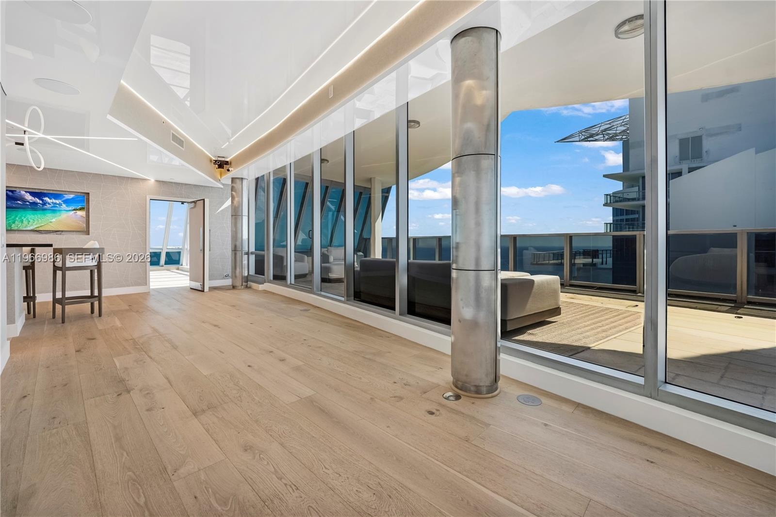Party room area with Bar and balcony access