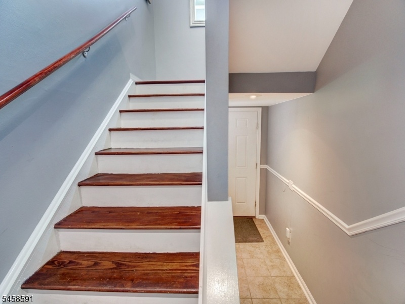 Private Entry w/Closet