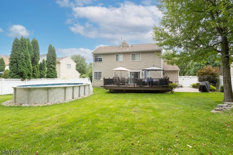 SPACIOUS BACKYARD RETREAT