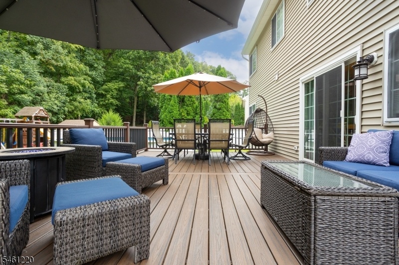 TREX DECK W/SLIDING DR ACCESS
