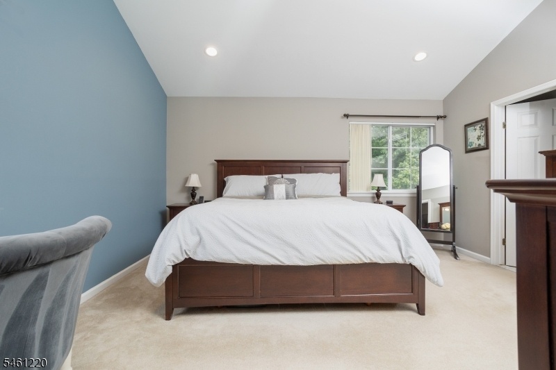 RECESSED LIGHTING & NATURL SUN