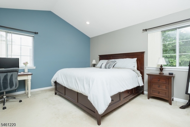 MASTER BEDROOM SUITE