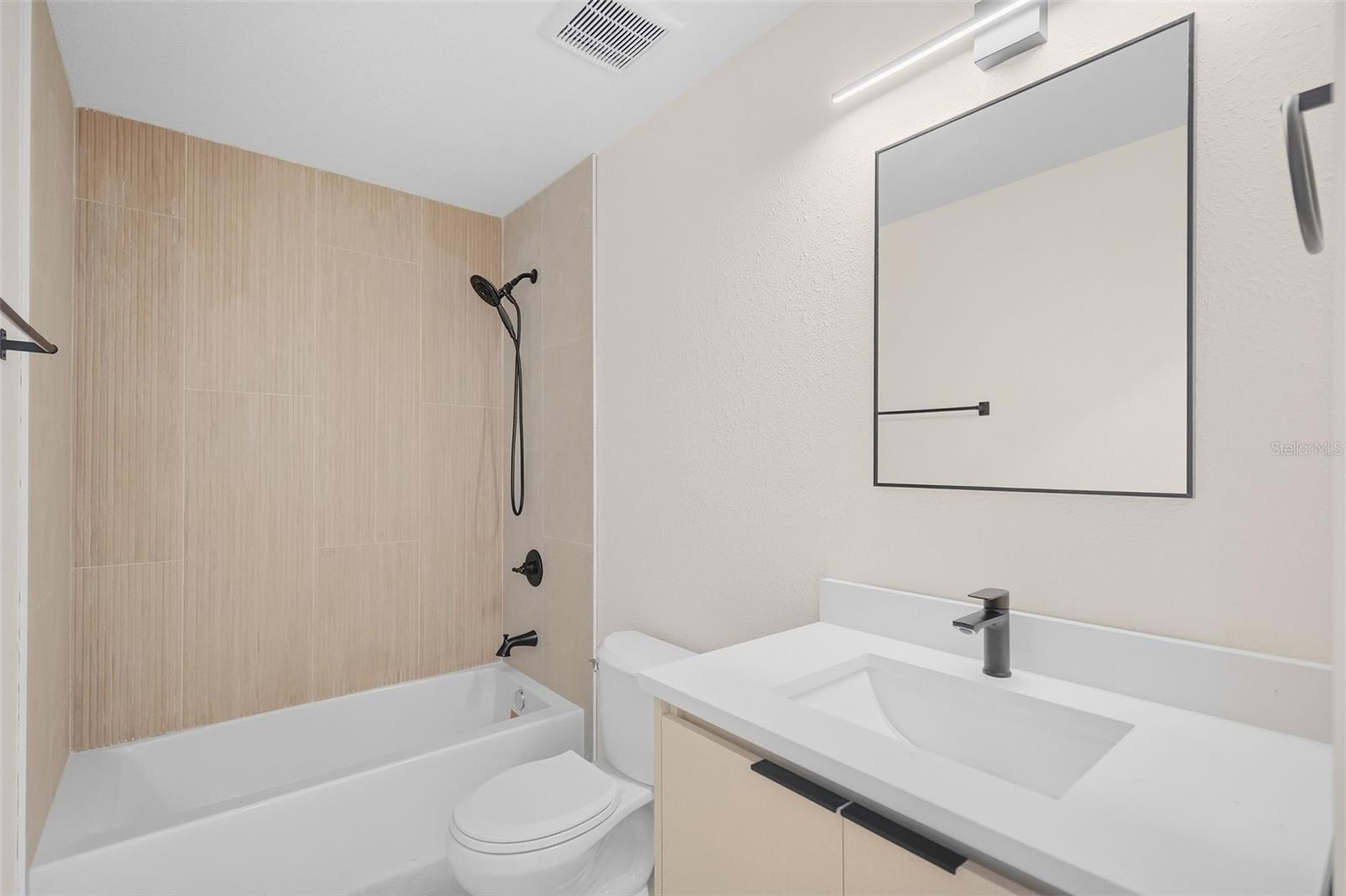 3rd floor - 2nd bedroom en-suite bath