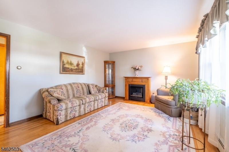 1st Fl Living Room