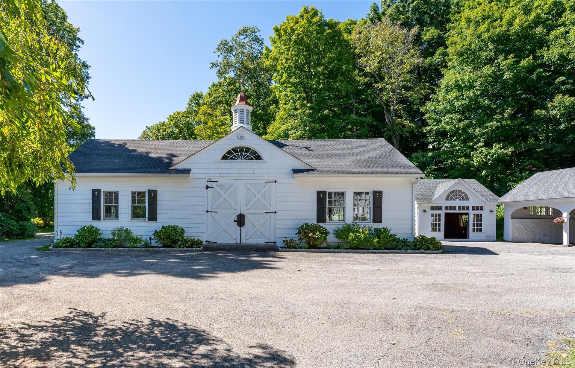 1890 barn and carriage house
