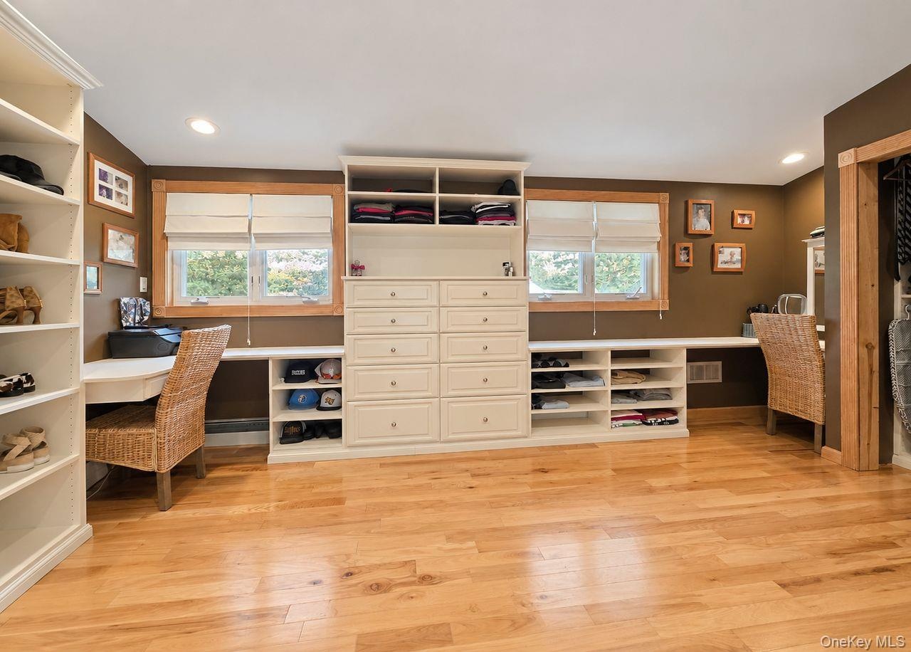 This is the closet we all want! nothing better than this