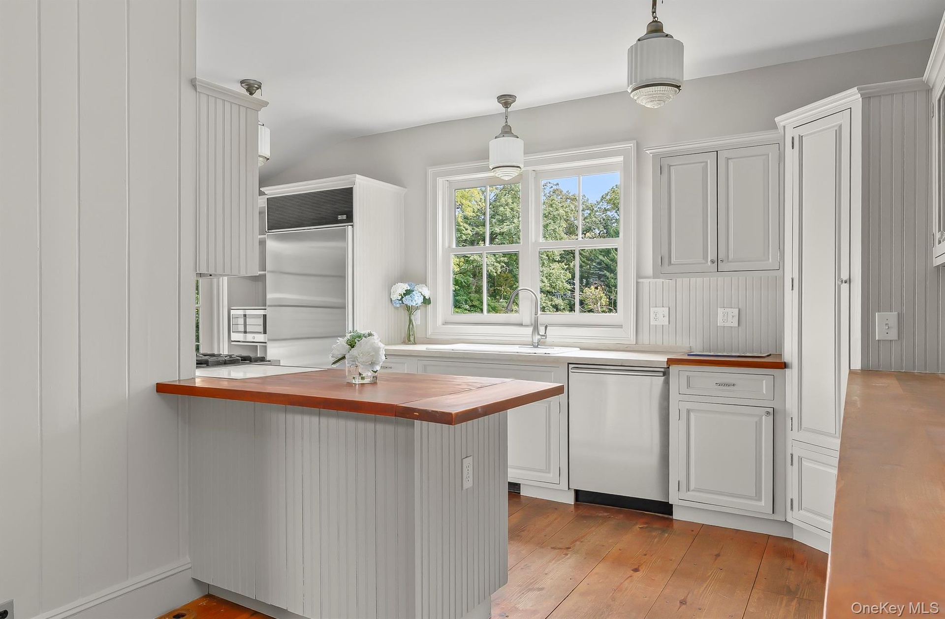 Light and Bright Country Kitchen