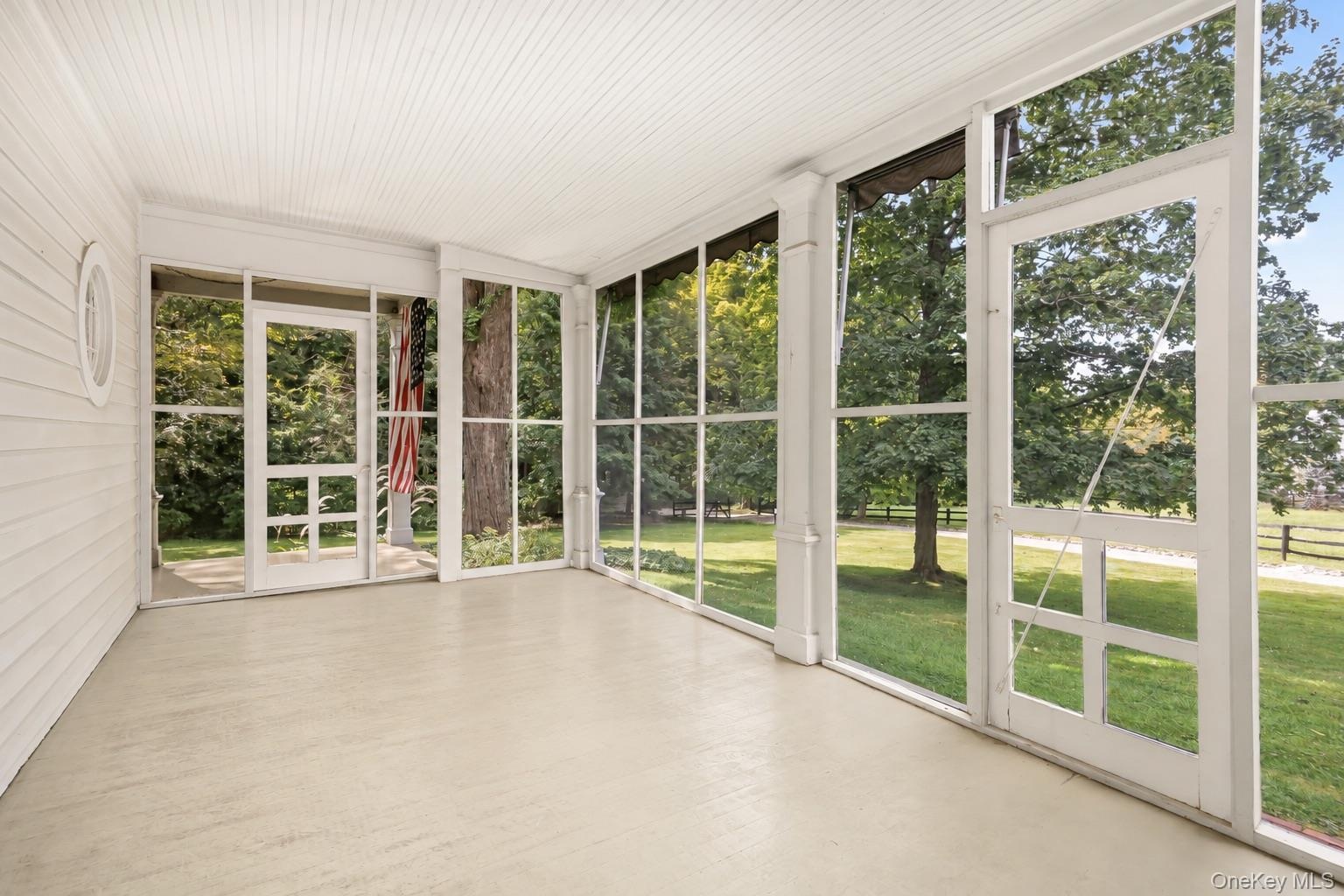 Screened-in Porch