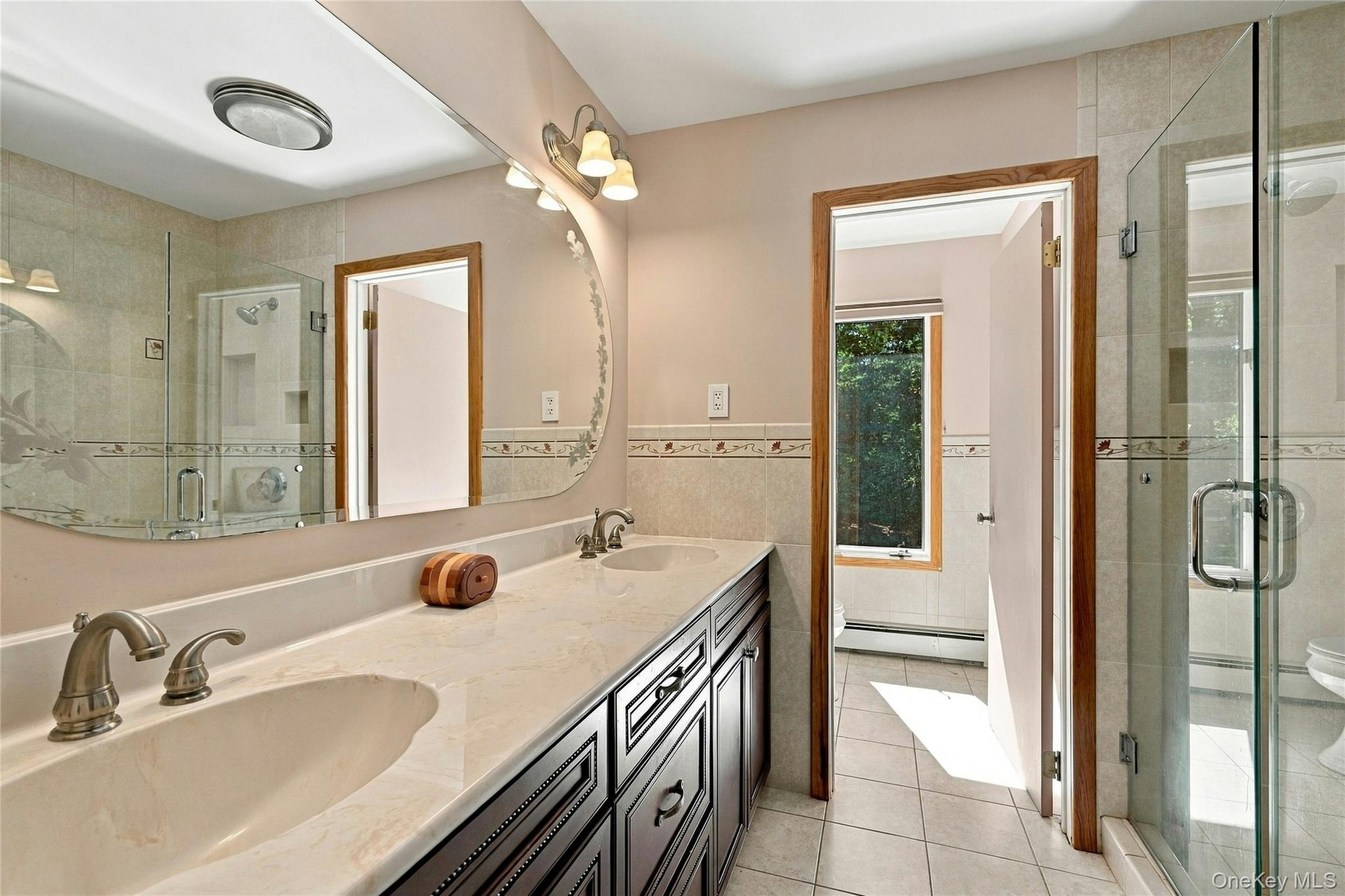Upstairs Hallway Full Bath