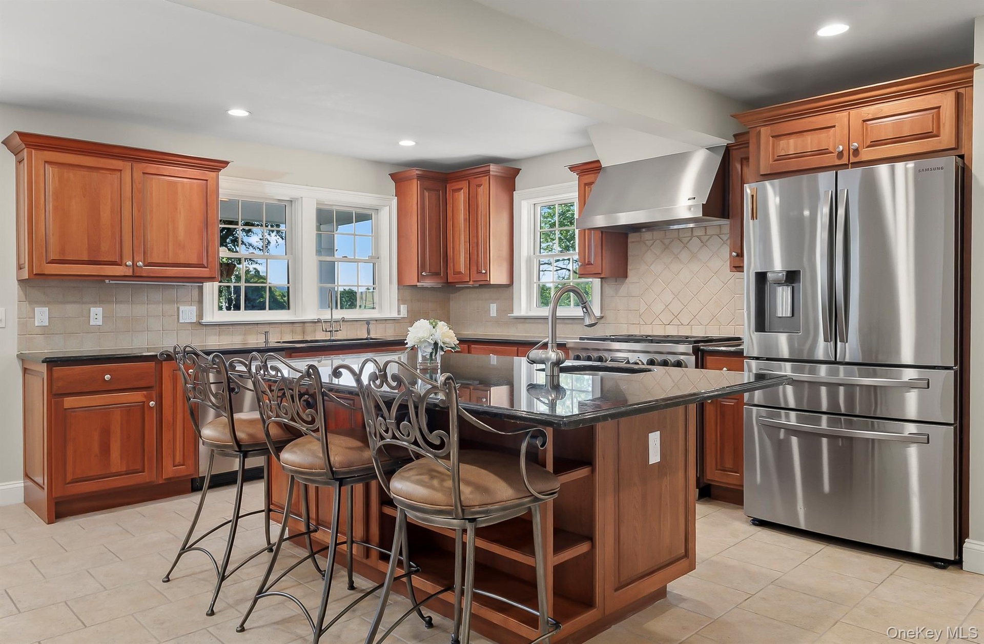 Large Chef's Kitchen