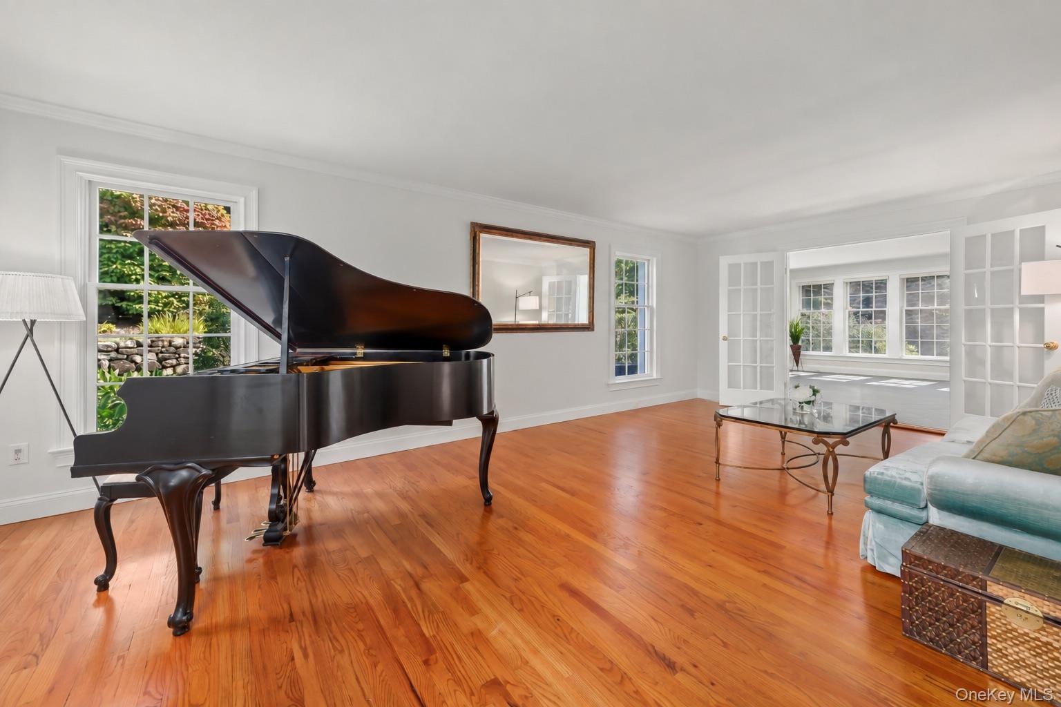 Bright and Area Front Living Room