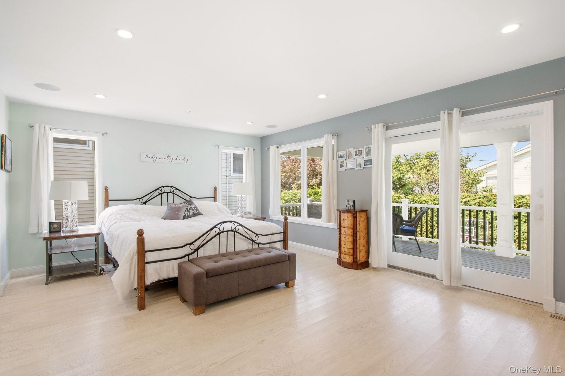Primary room with sliding door to deck