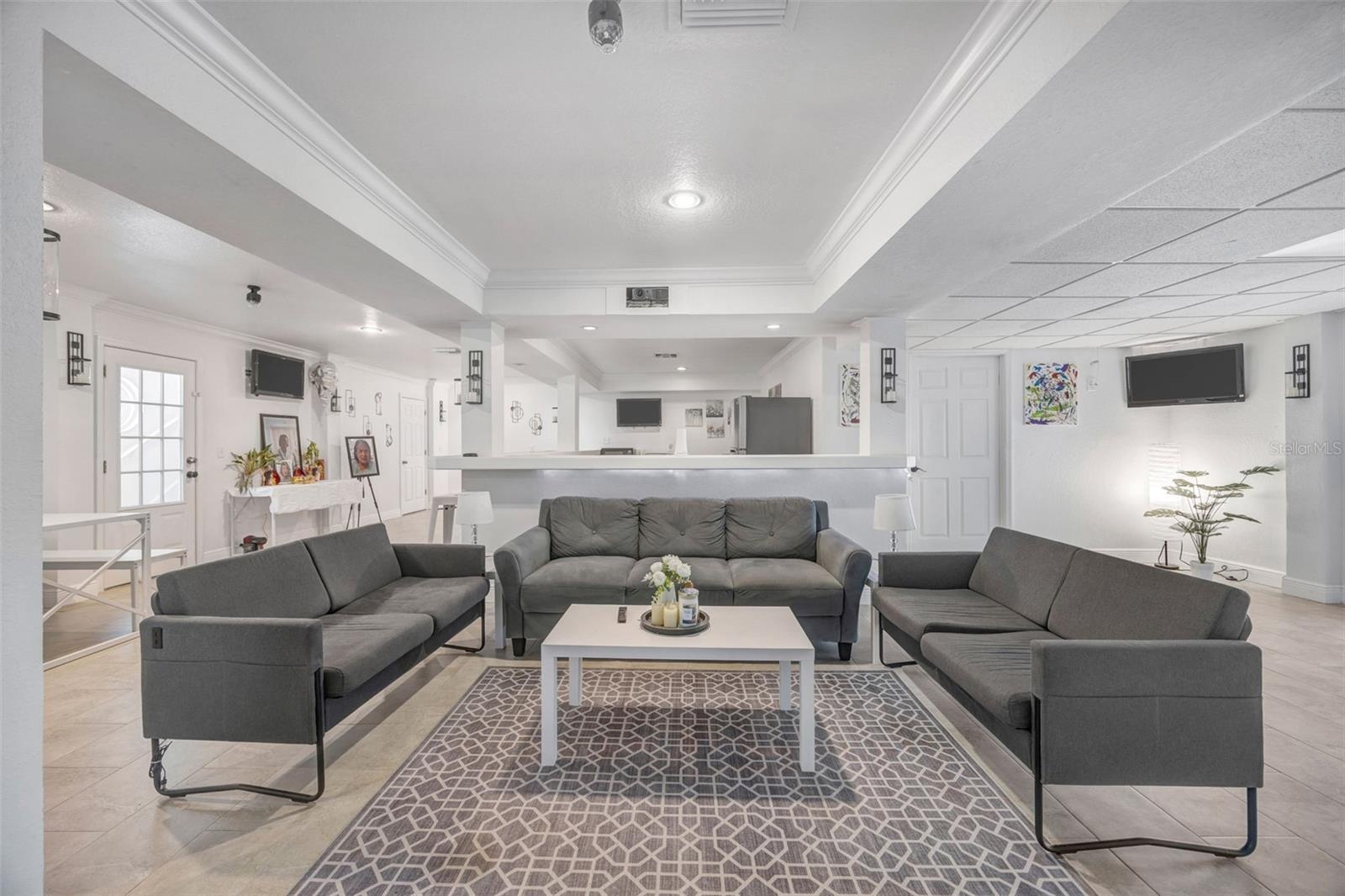 Suite 1 living and kitchen