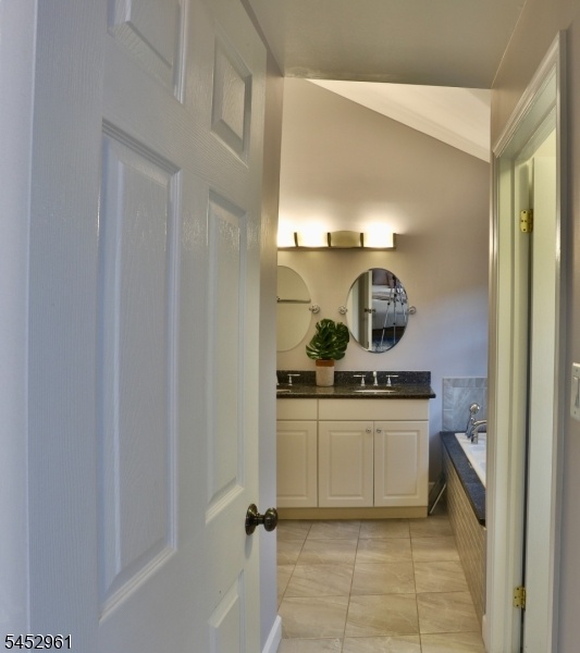 Main Suite Bath