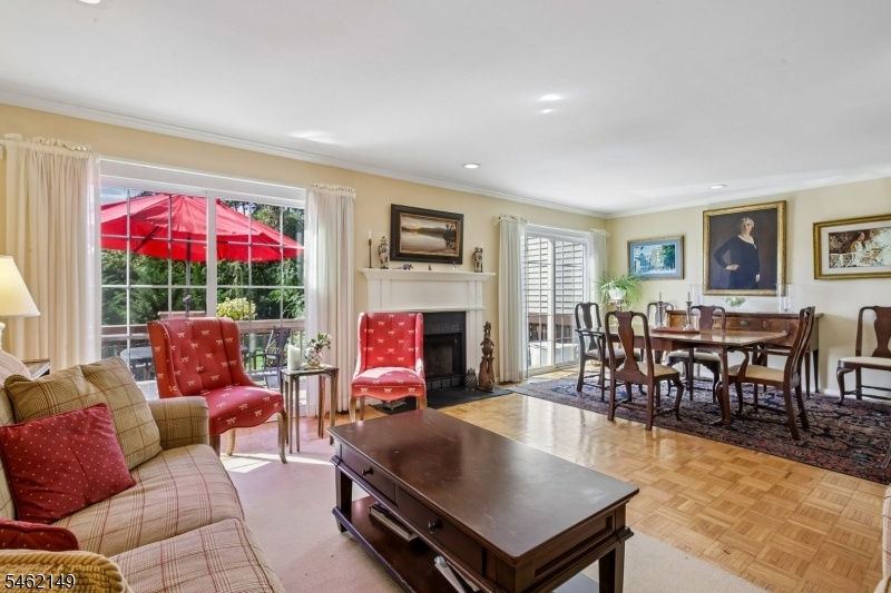 Double doors to deck