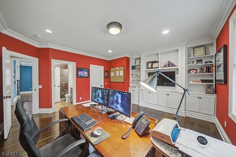 1st Floor Bedroom/Office