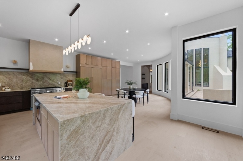 Eat In Kitchen