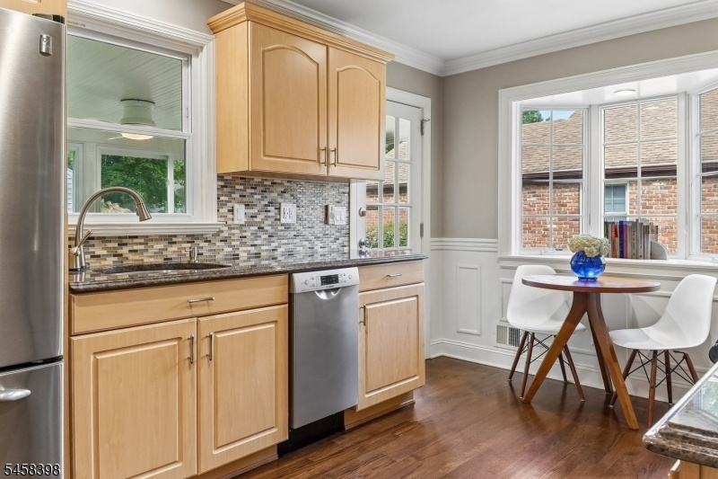 Eat in Kitchen