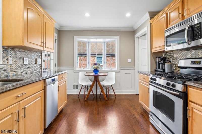 Renovated eat-in kitchen