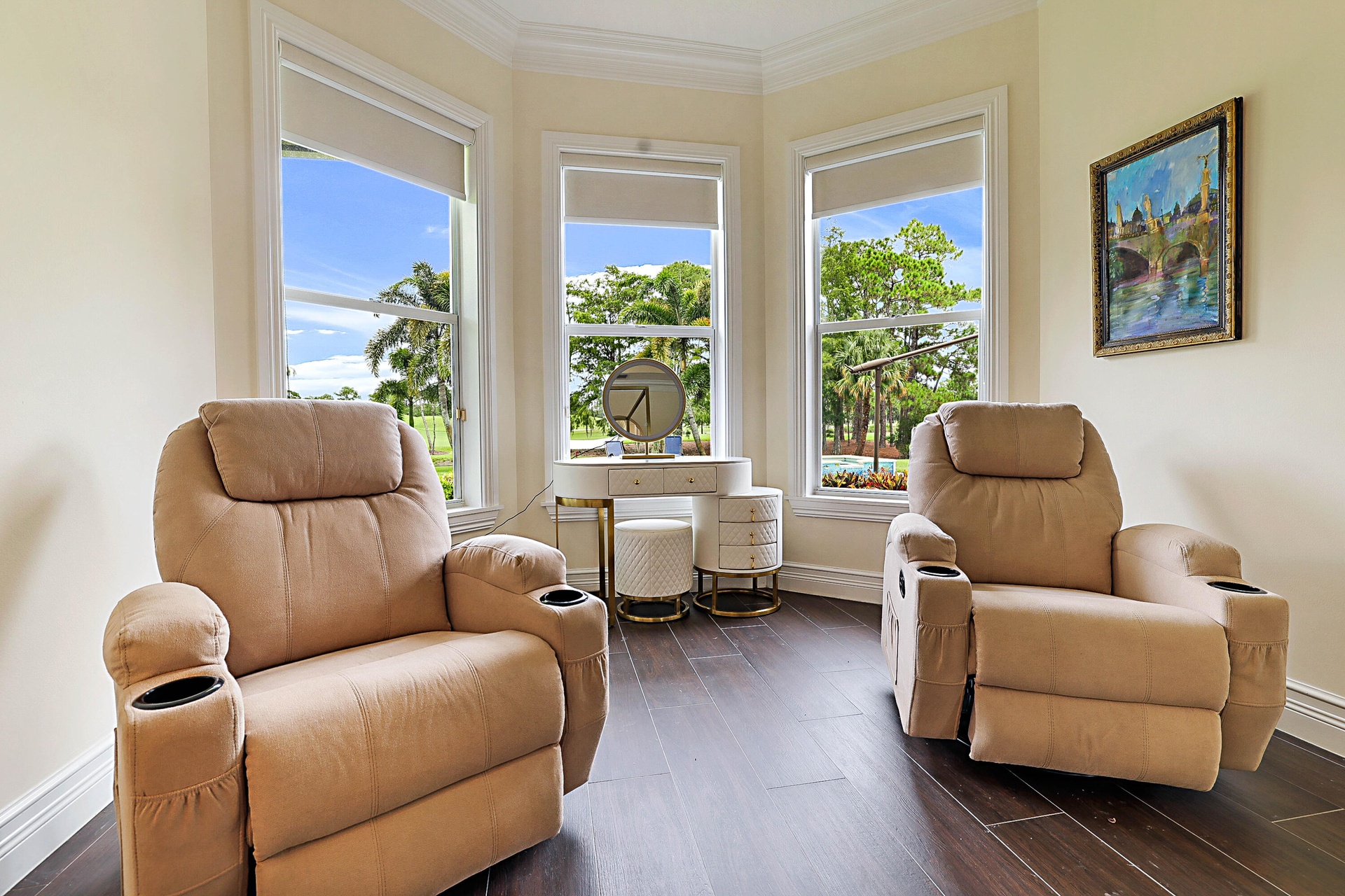 Sitting area in the Owner's Suite