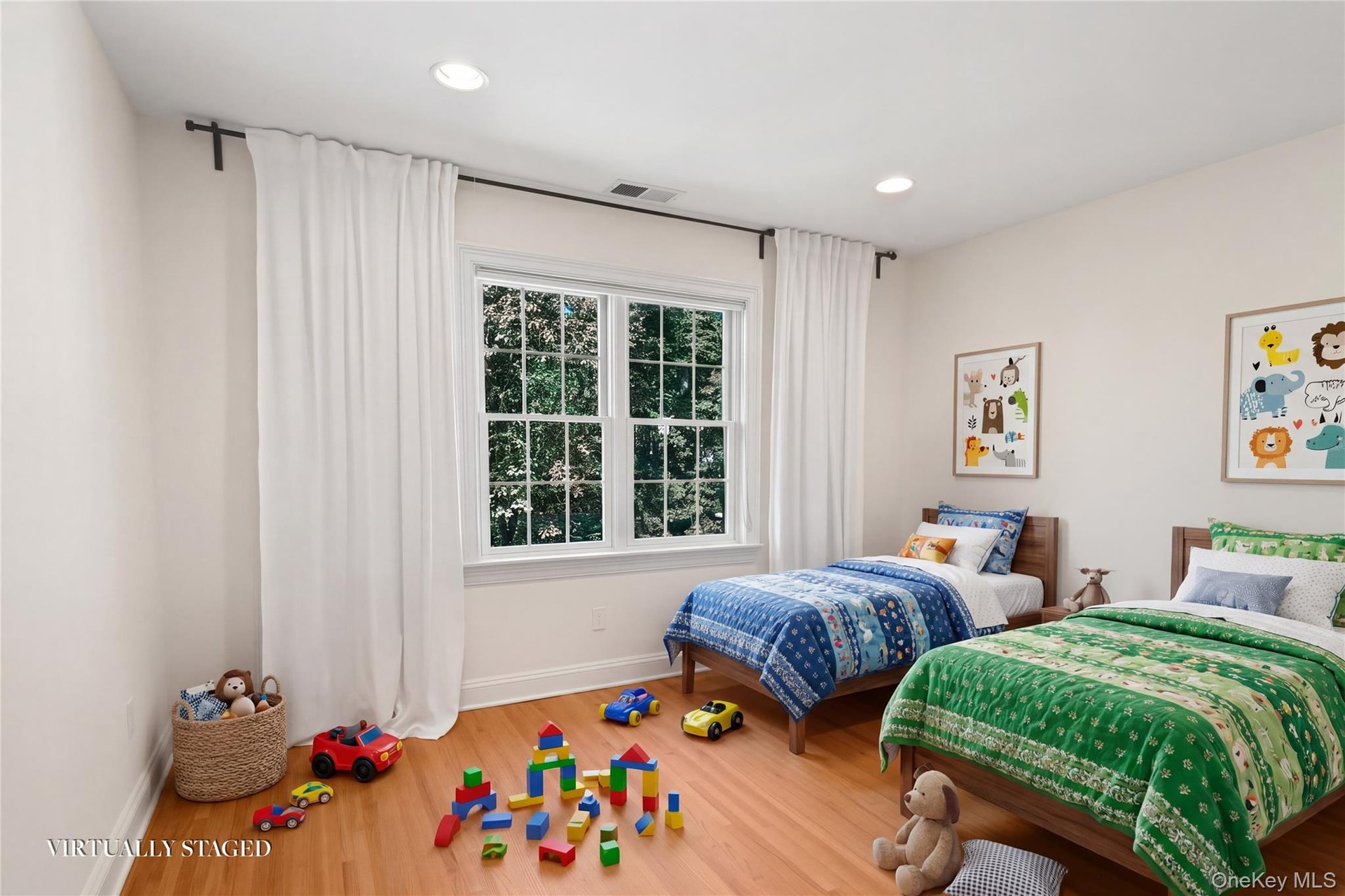 Bedroom #3 Virtual staging