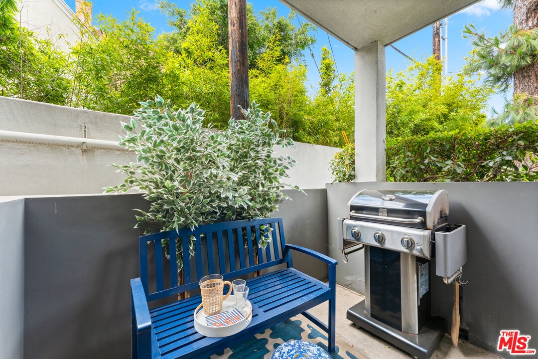Beautiful patio / private terr