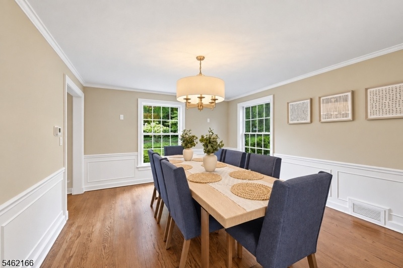 17 - Dining Room (2 of 2)