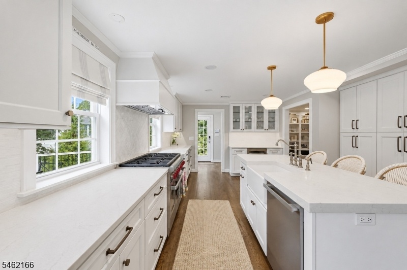 13 - Kitchen (3 of 4)