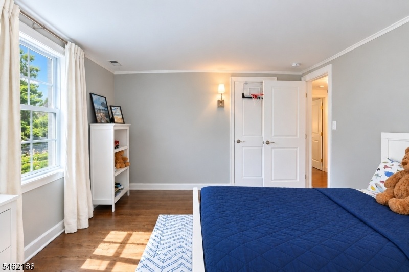33 - Bedroom 3 (2 of 2)